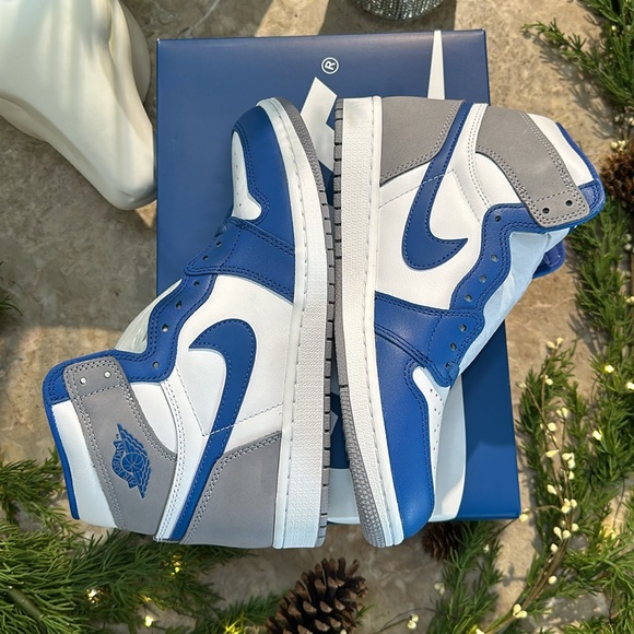 Nike Air Jordan 1 High True Blue - Picture 8 of 17